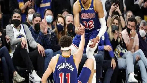 福原爱公益活动中穿警服，体验一日萌警风采